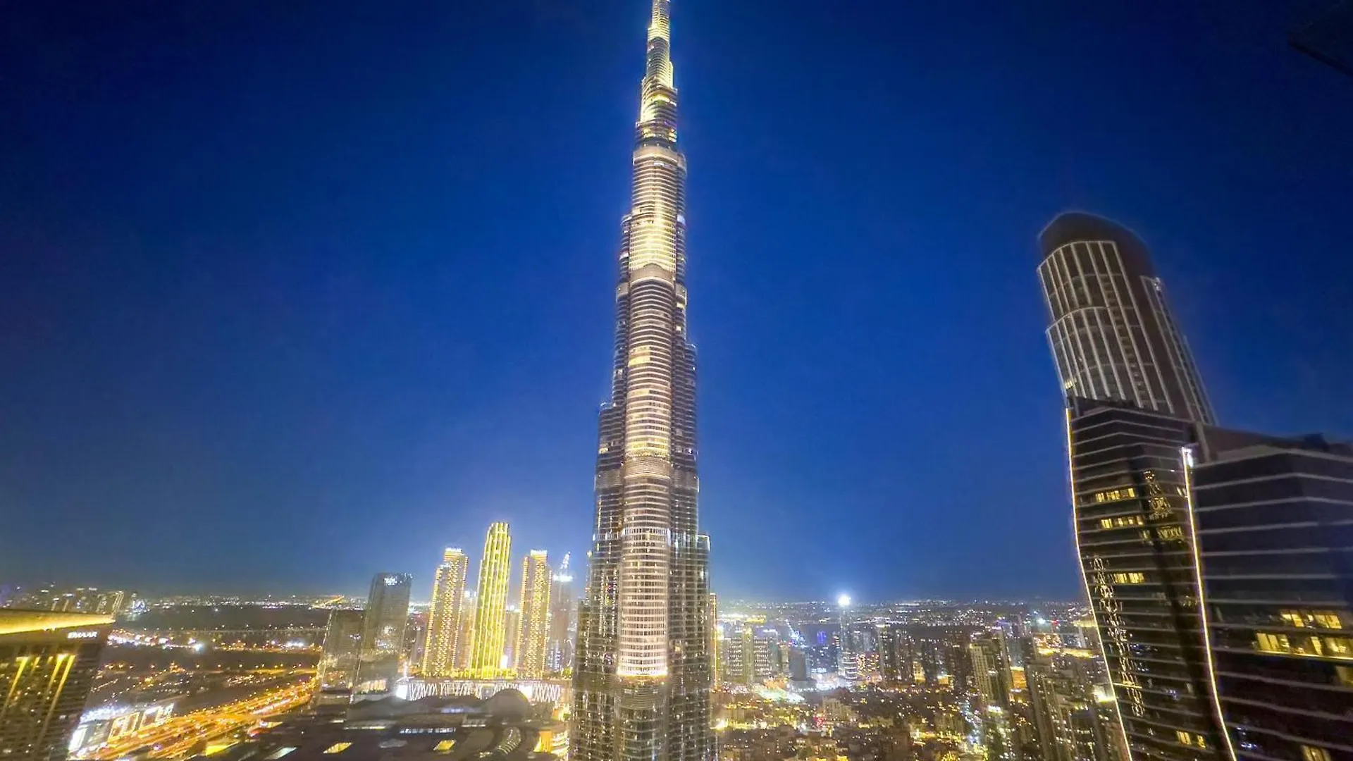First Class 3Br With Full Burj Khalifa And Fountain View Dubai Apartment